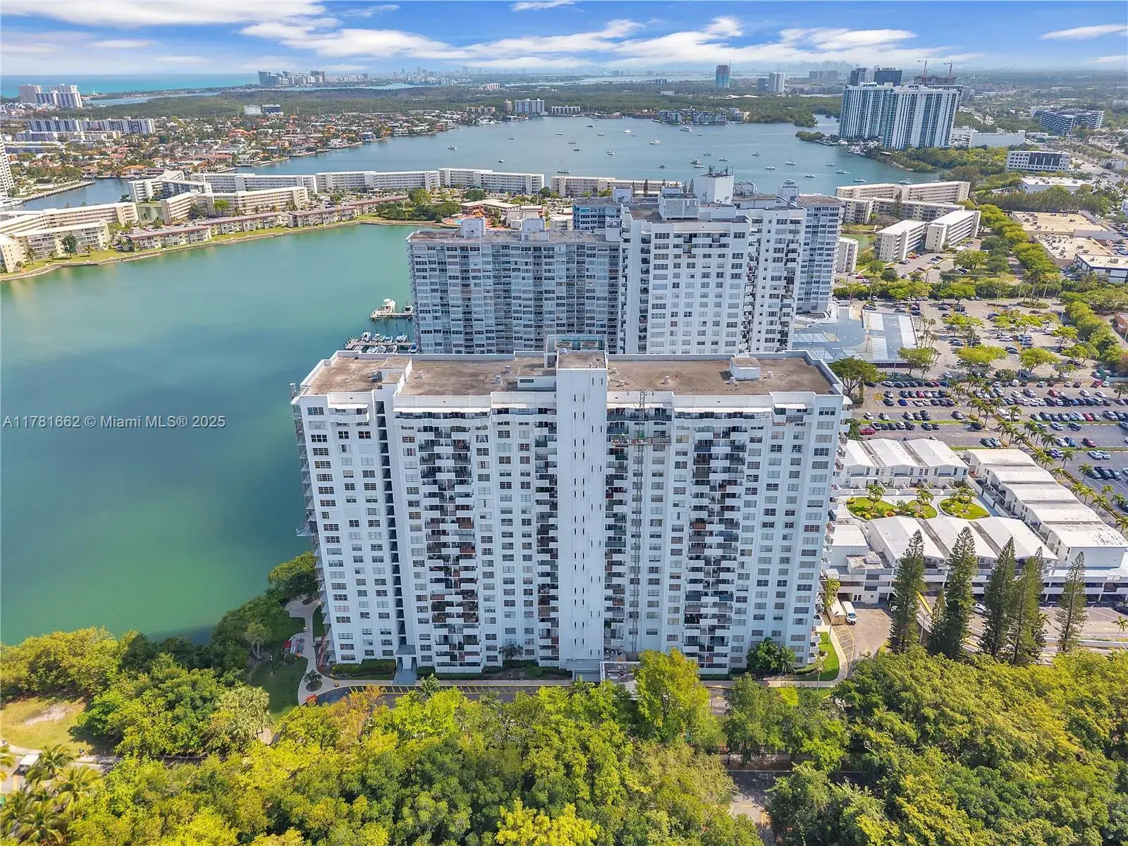 2 bedroom 2 bath Residential for sale at 2780 NE 183rd St # 1517, Aventura FL 33160