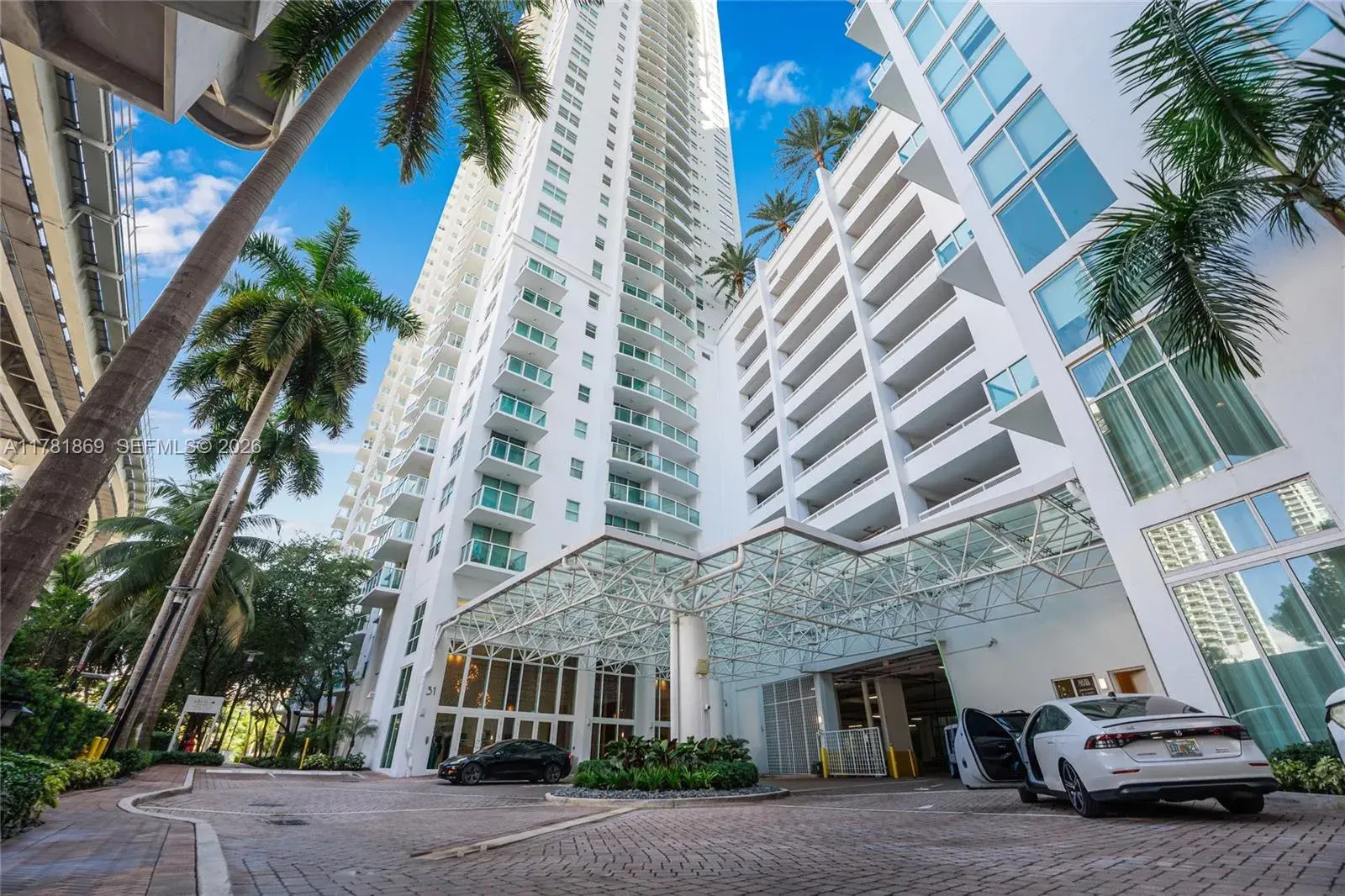 1 bedroom 1 bath Residential for sale at 31 SE 5th St # 409, Miami FL 33131