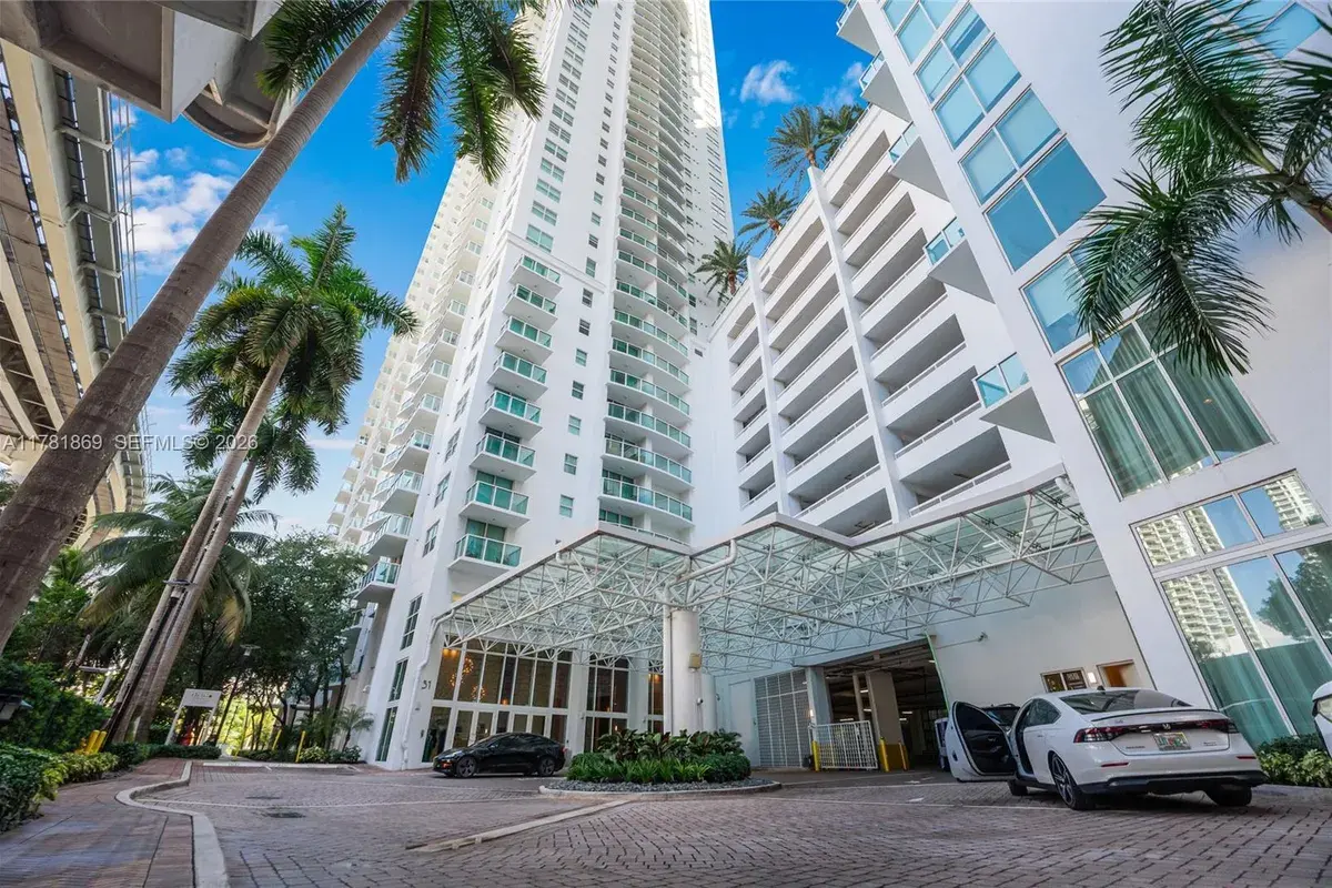 31 SE 5th St # 409, Miami FL 33131