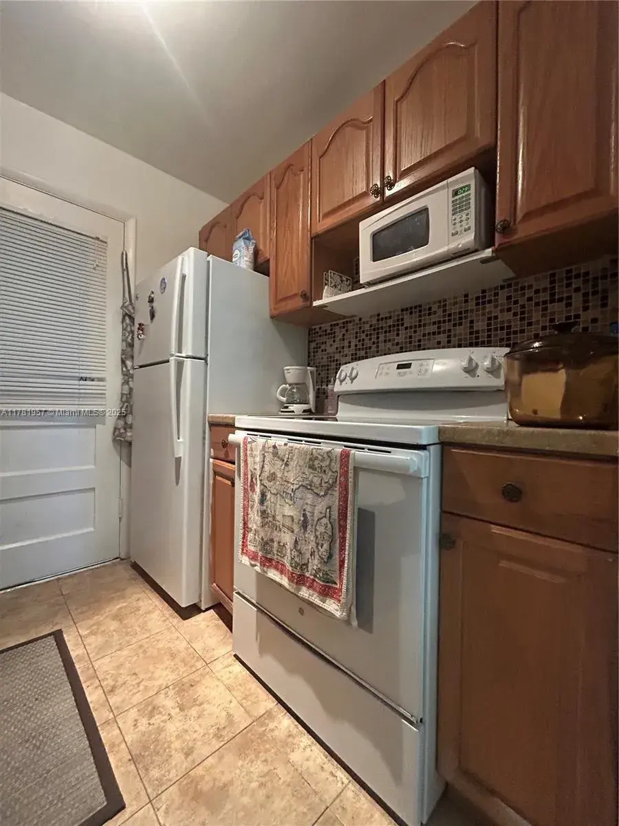 1355 NE 167th St # 307, Miami FL 33162