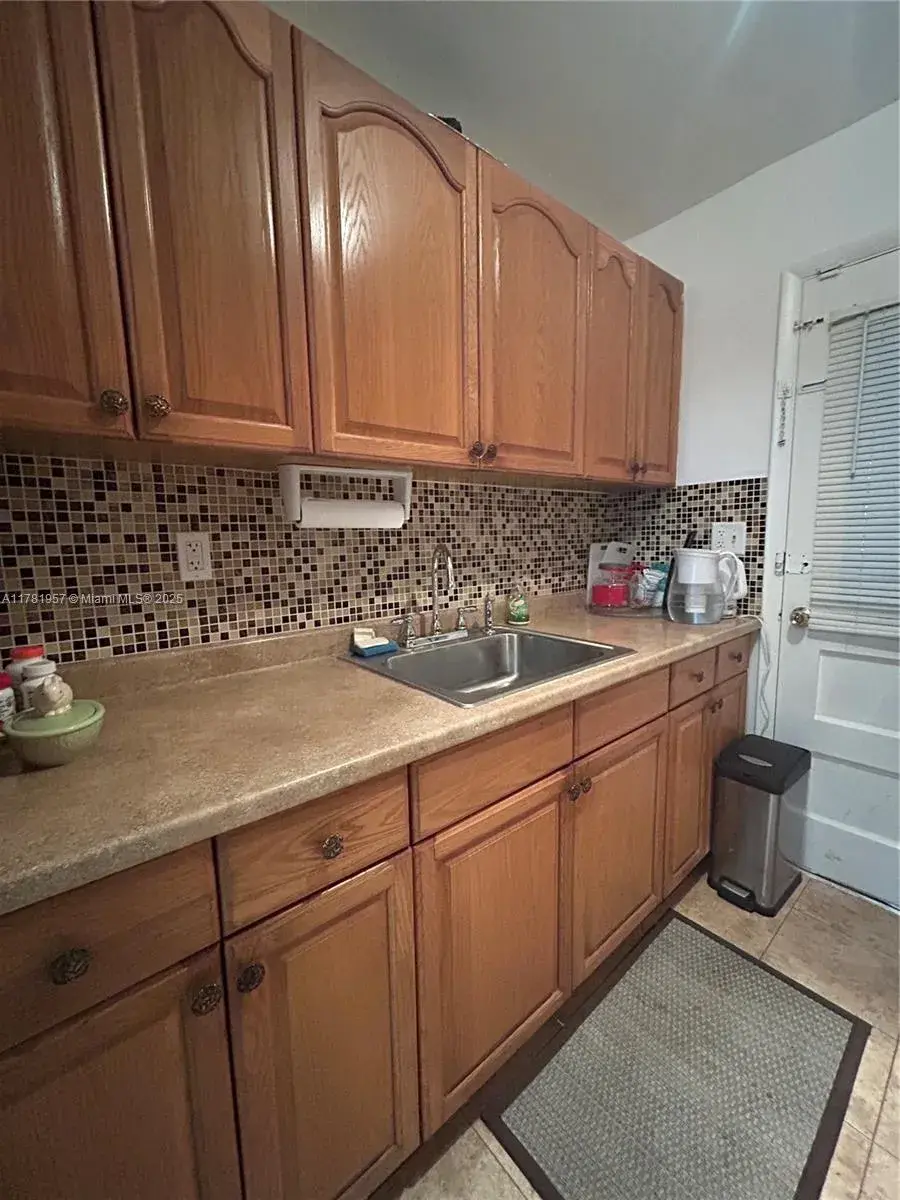 1355 NE 167th St # 307, Miami FL 33162