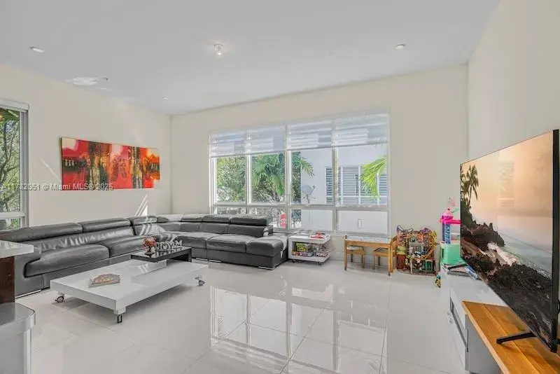 6671 NW 105th Pl # 6671, Doral FL 33178