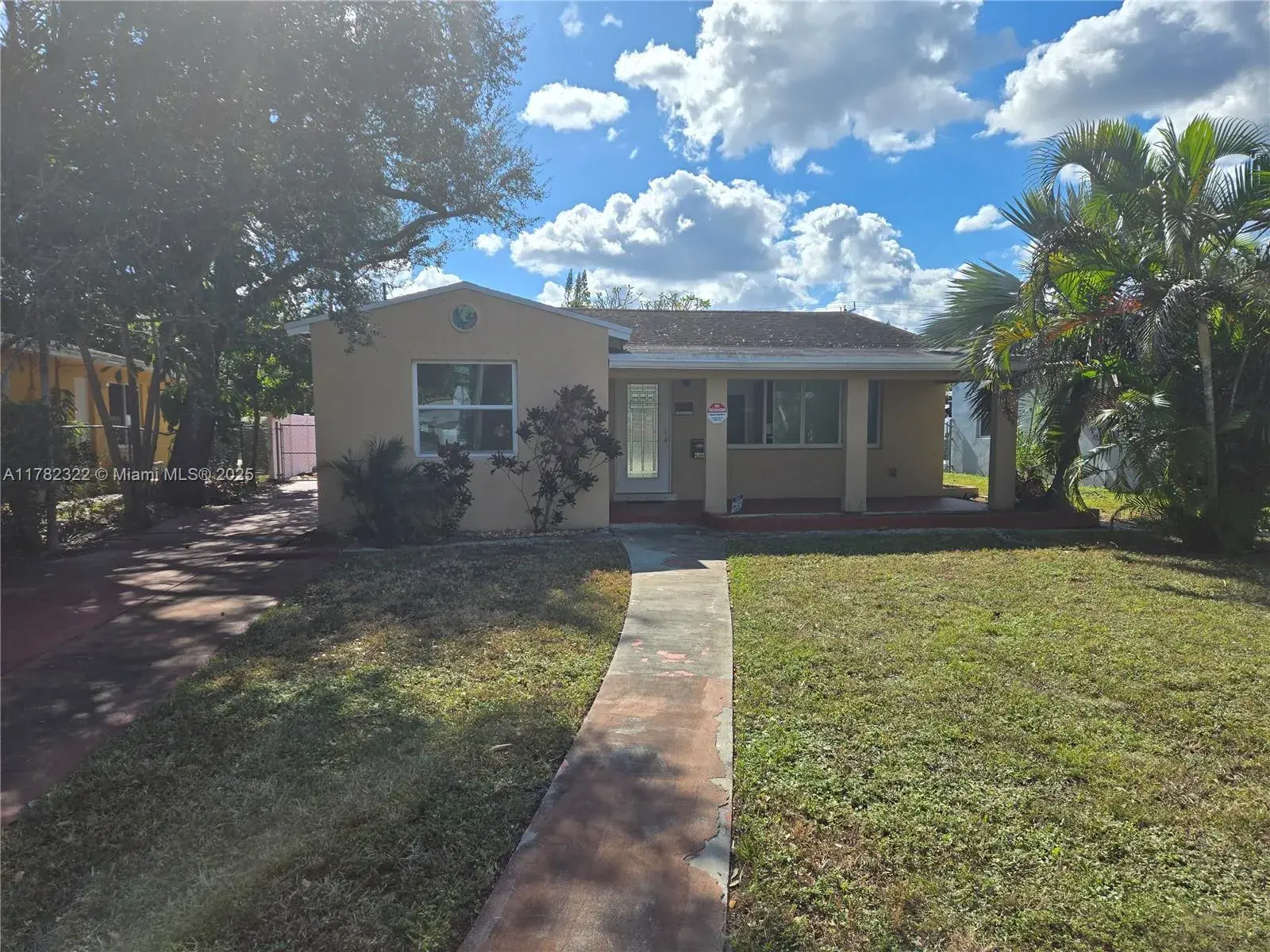 2 bedroom 2 bath Residential for sale at 2722 Pierce St, Hollywood FL 33020