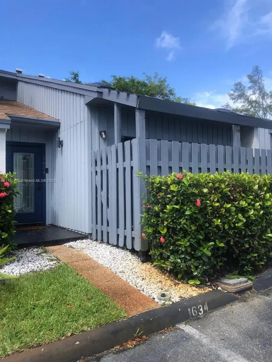 1634 N 15th terrace, Hollywood FL 33020