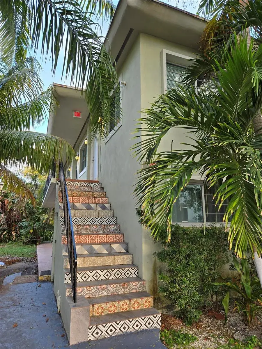 3 bedroom 2 bath for rent at 7025 Rue Granville # 3, Miami Beach FL 33141