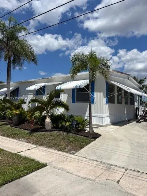 2 bedroom 2 bath Residential for sale at 4201 Mocking Bird Dr, Boynton Beach FL 33436