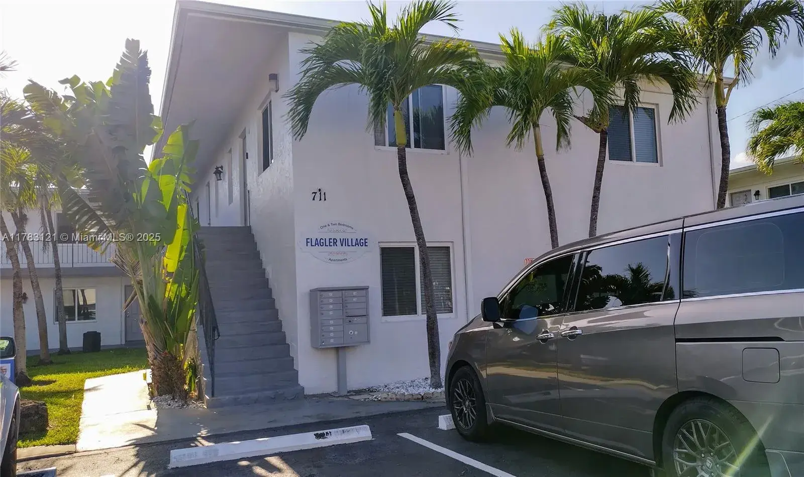 2 bedroom 1 bath Residential Lease for rent at 711 NE 2nd Ave # 204, Fort Lauderdale FL 33304