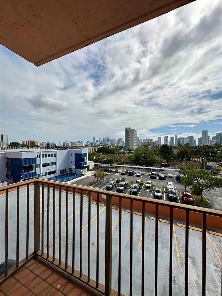 2 bedroom 2 bath Residential for sale at 199 SW 12th Ave # 415B, Miami FL 33130