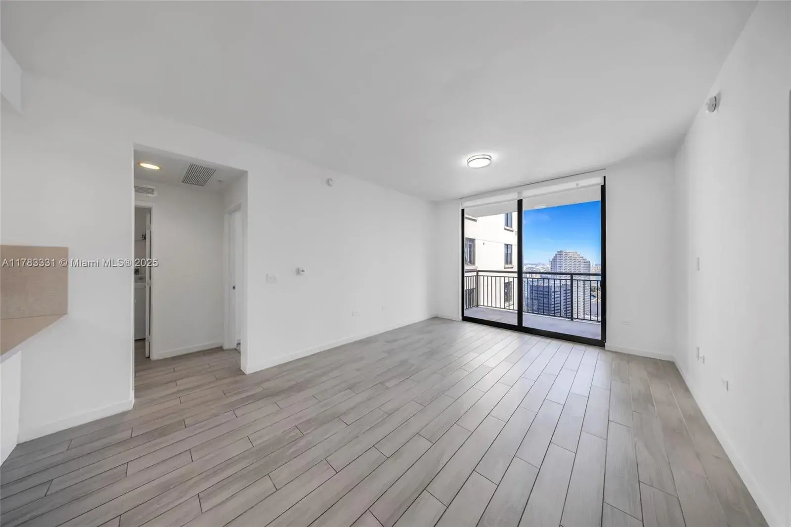 2 bedroom 2 bath Residential for sale at 999 SW 1st Ave # 3111, Miami FL 33130