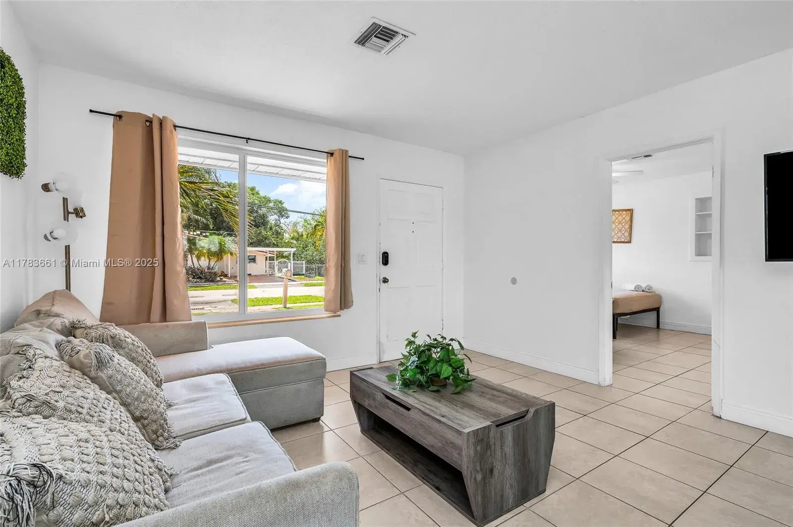 2501 NE 209th Ter, Miami FL 33180