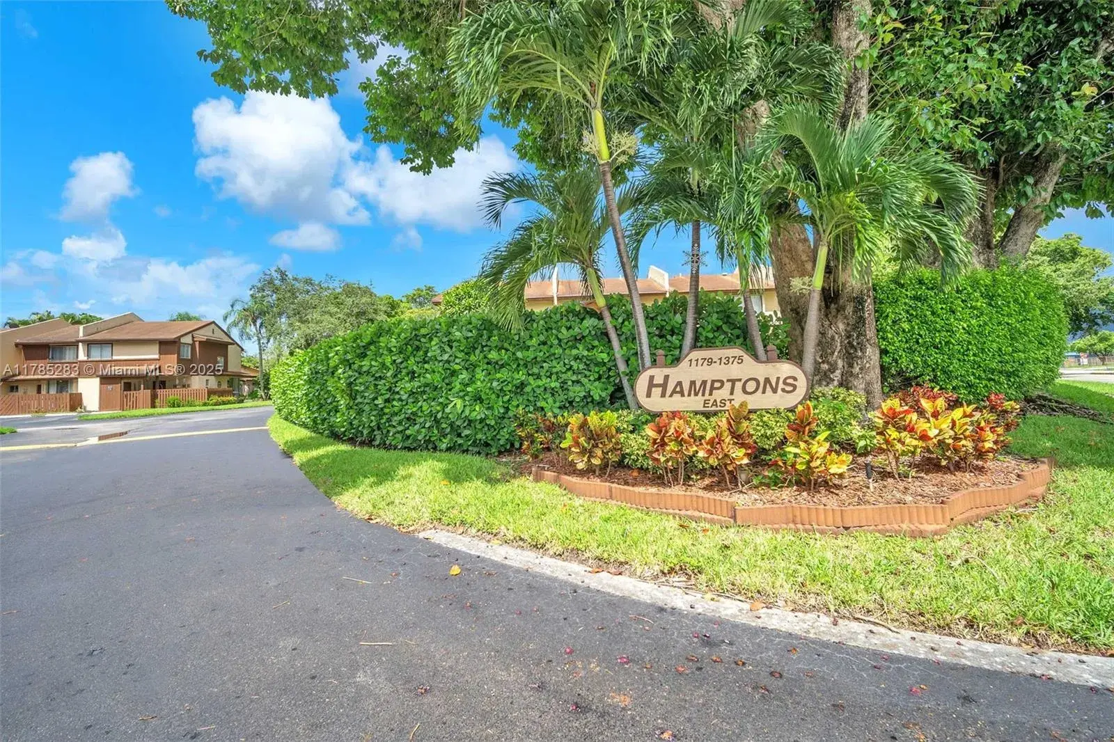 2 bedroom 2 bath Residential for sale at 1359 Hampton Blvd, North Lauderdale FL 33068