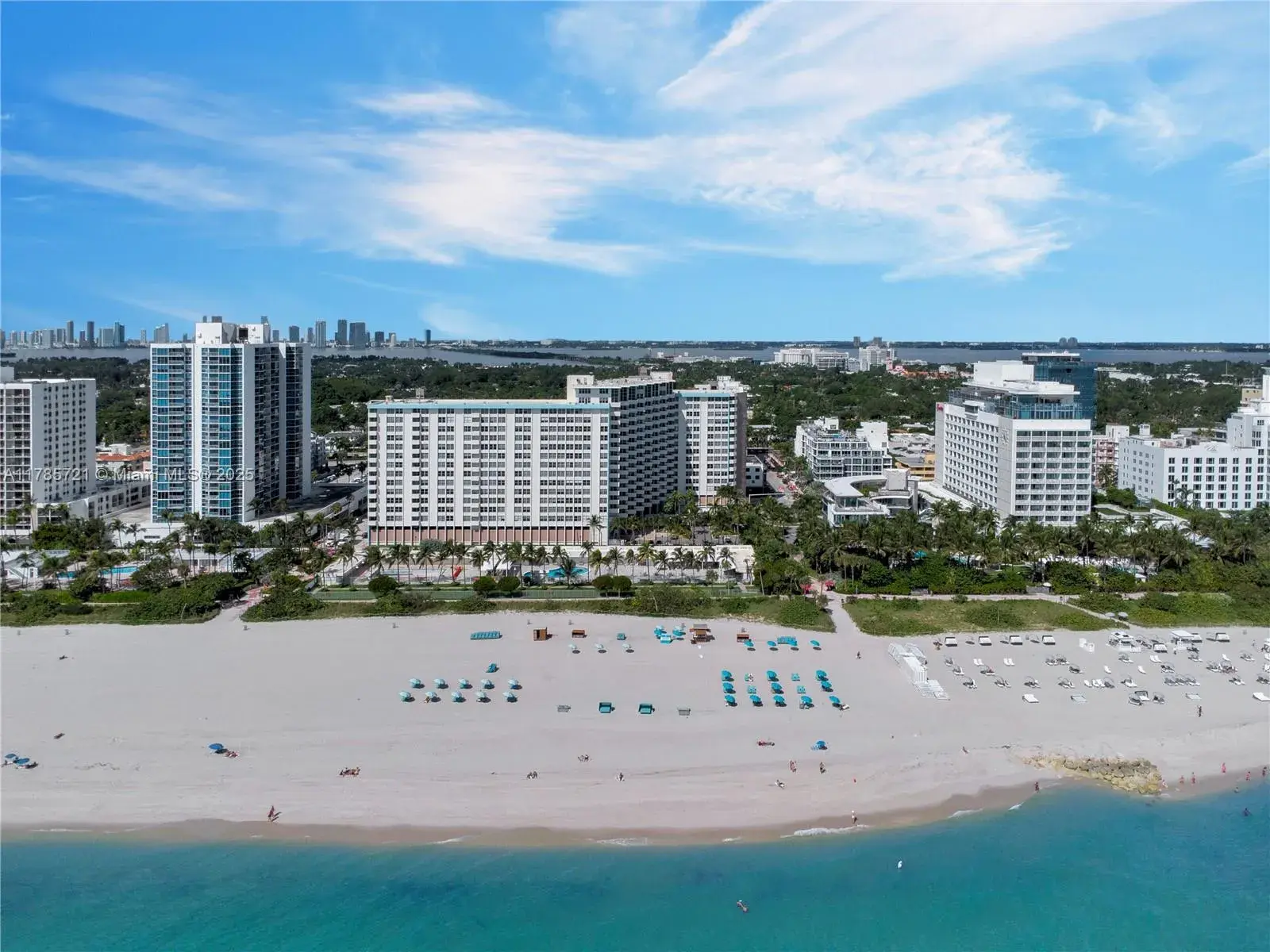 1 bedroom 1 bath Residential for sale at 2899 Collins Ave # 645, Miami Beach FL 33140