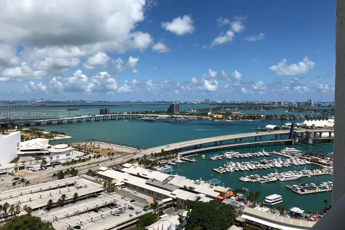 244 Biscayne Blvd # 3004, Miami FL 33132