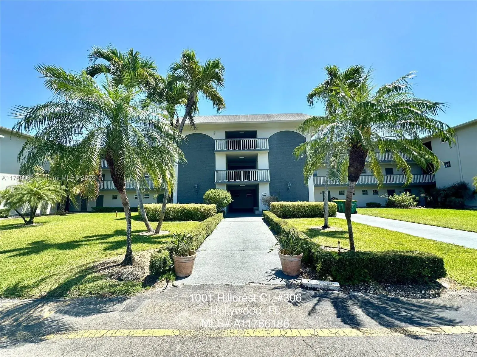 3 bedroom 3 bath Residential for sale at 1001 Hillcrest Ct # 306, Hollywood FL 33021