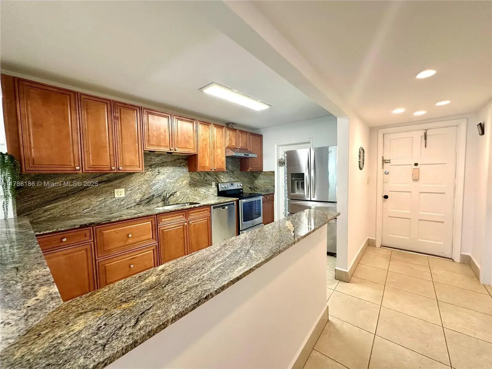 1001 Hillcrest Ct # 306, Hollywood FL 33021