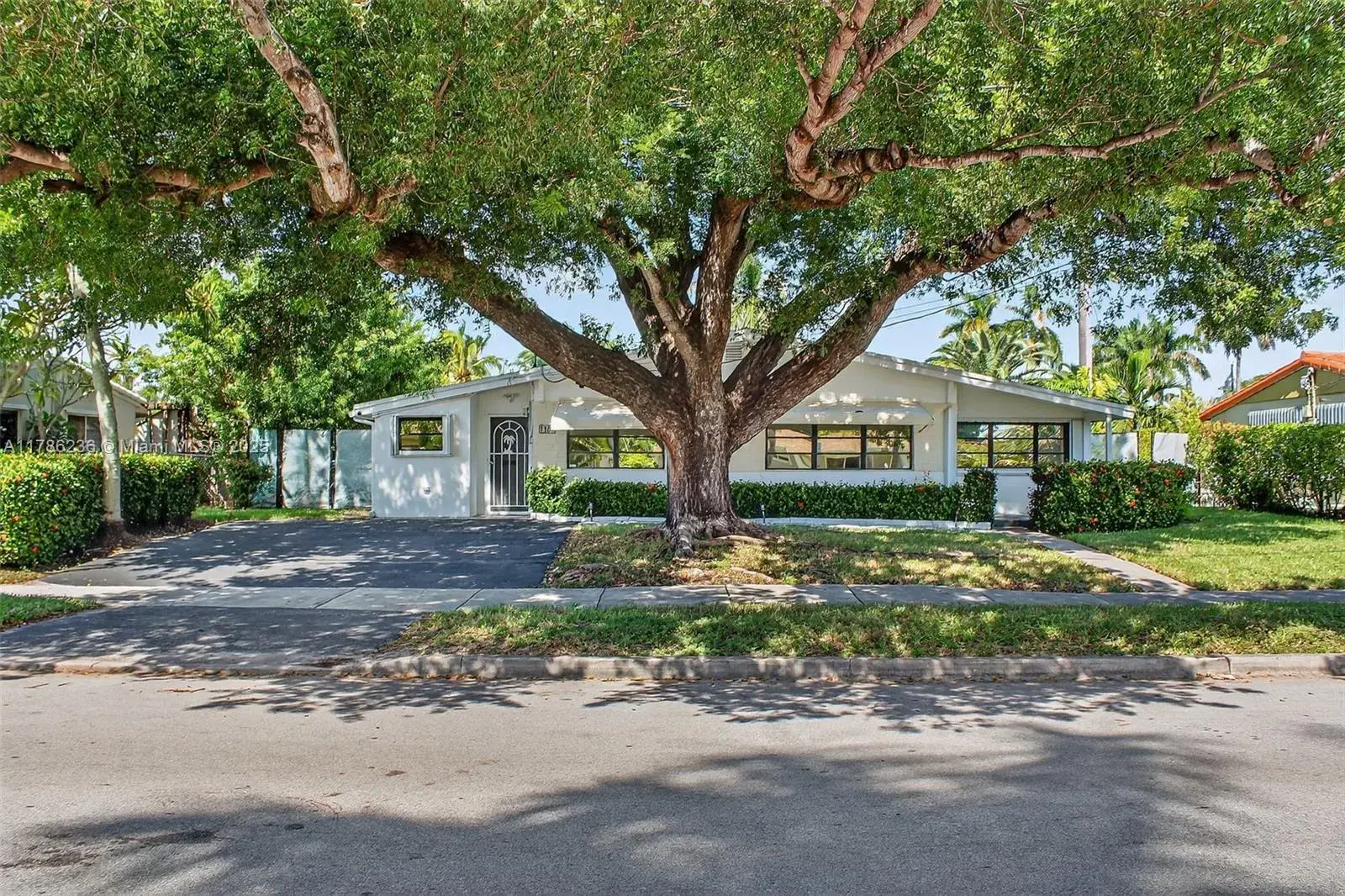 1163 Johnson St, Hollywood FL 33019