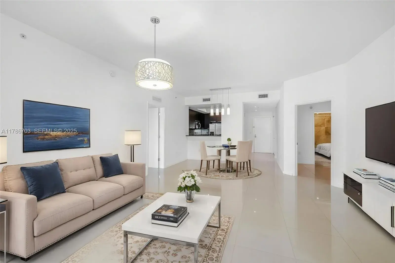 2 bedroom 2 bath Residential for sale at 3030 NE 188th St # 606, Aventura FL 33180