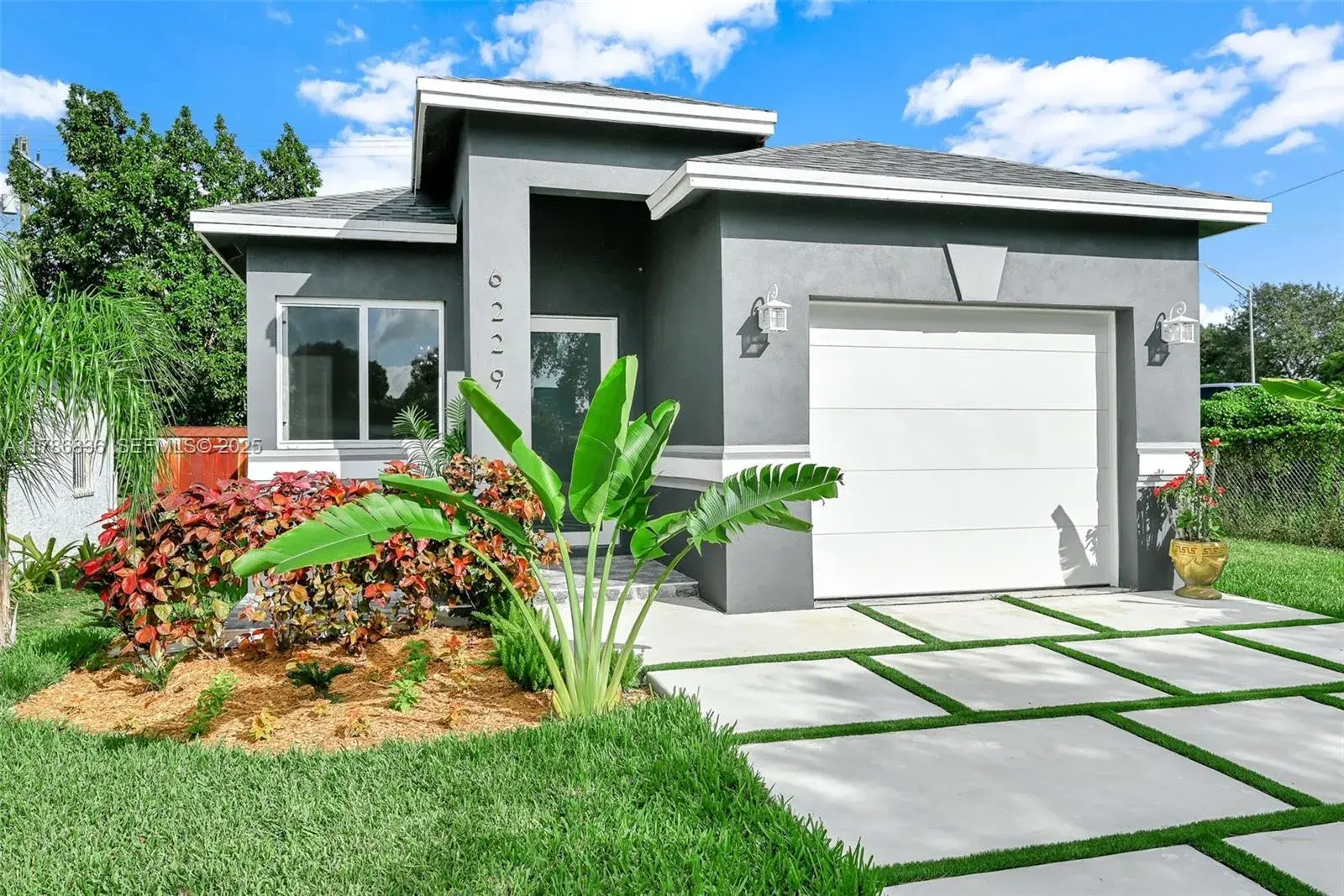 3 bedroom 2 bath Residential for sale at 6229 N Arthur St, Hollywood FL 33024