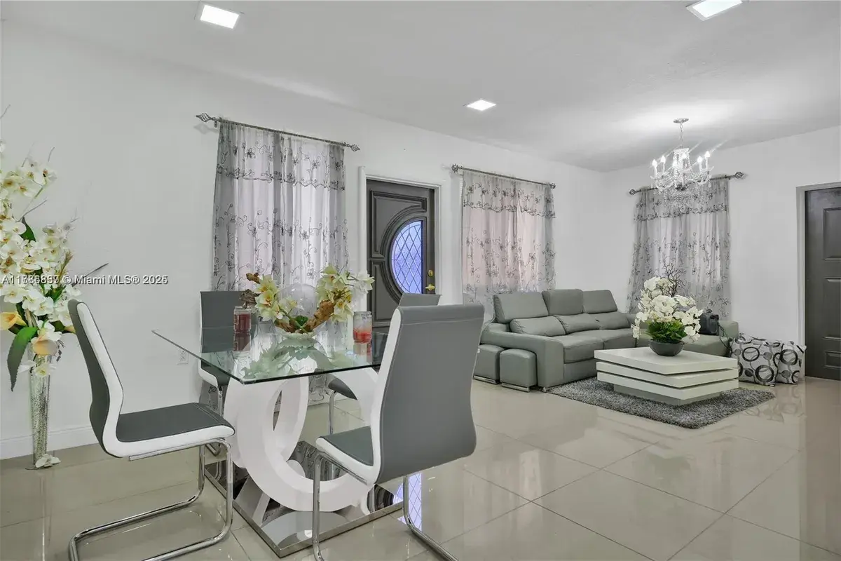 7225 SW 21st St, Miami FL 33155