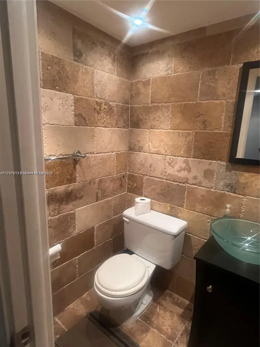 1825 S Ocean # 413, Hallandale Beach FL 33009