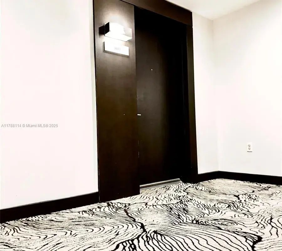 900 Biscayne Blvd # 3803, Miami FL 33132