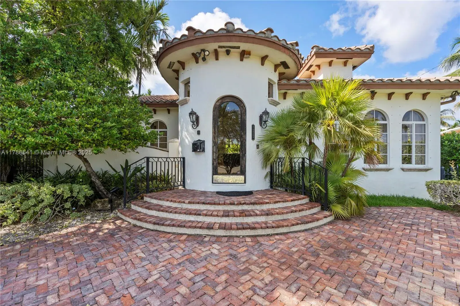 5 bedroom 3 bath Residential Lease for rent at 1223 Jackson St, Hollywood FL 33019