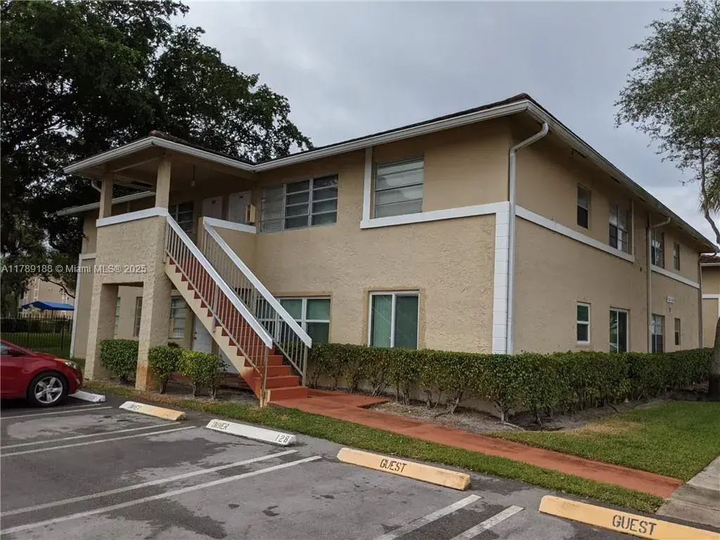 2 bedroom 2 bath Residential for sale at 10192 Twin Lakes Dr # F, Coral Springs FL 33071