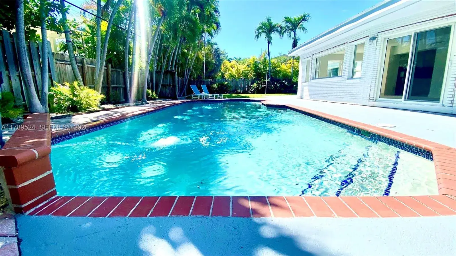 255 Ridgewood Rd, Key Biscayne FL 33149