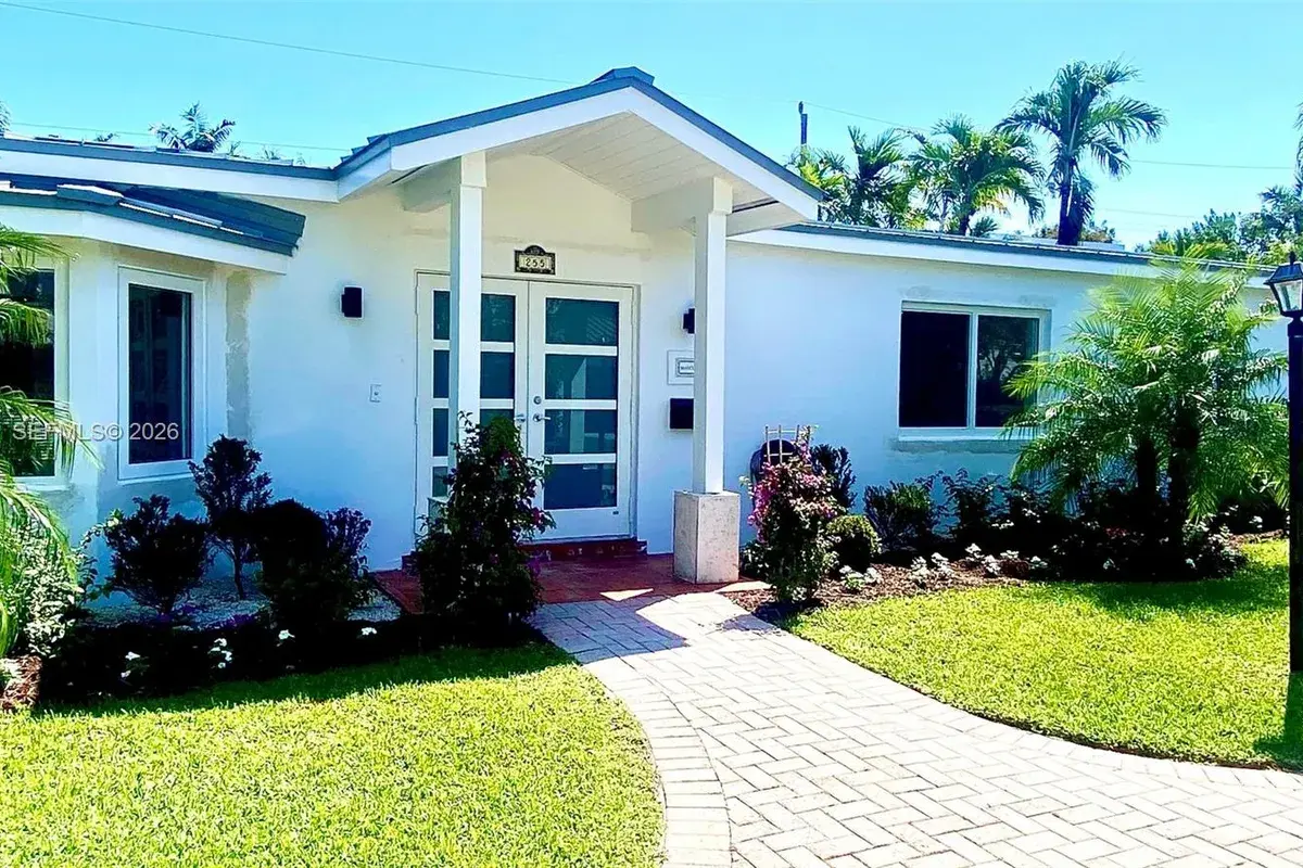 255 Ridgewood Rd, Key Biscayne FL 33149
