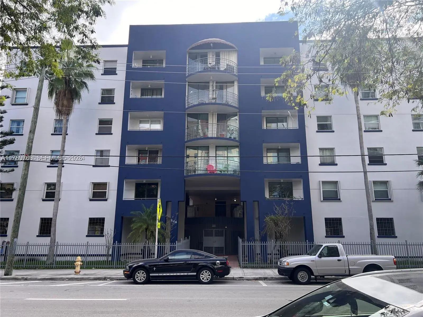 1 bedroom 1 bath Residential for sale at 546 SW 1st St # 611, Miami FL 33130