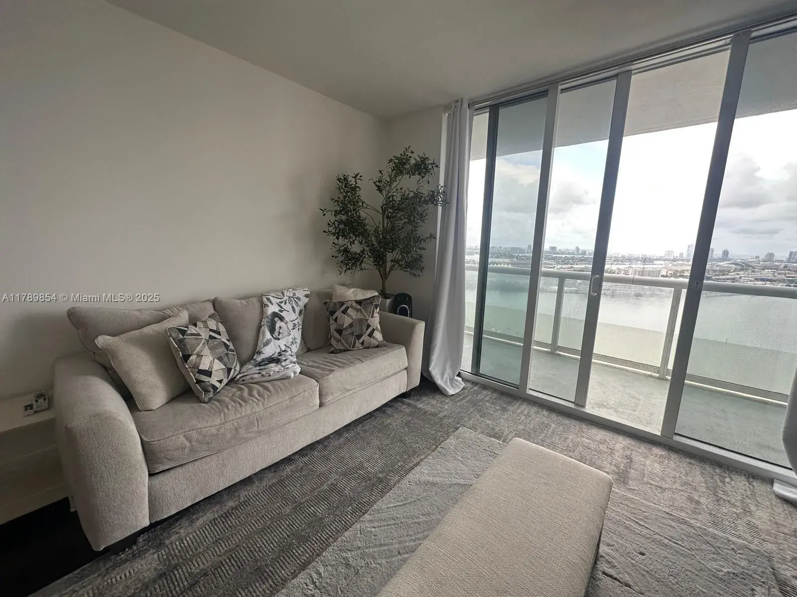 50 Biscayne Blvd # 3308, Miami FL 33132