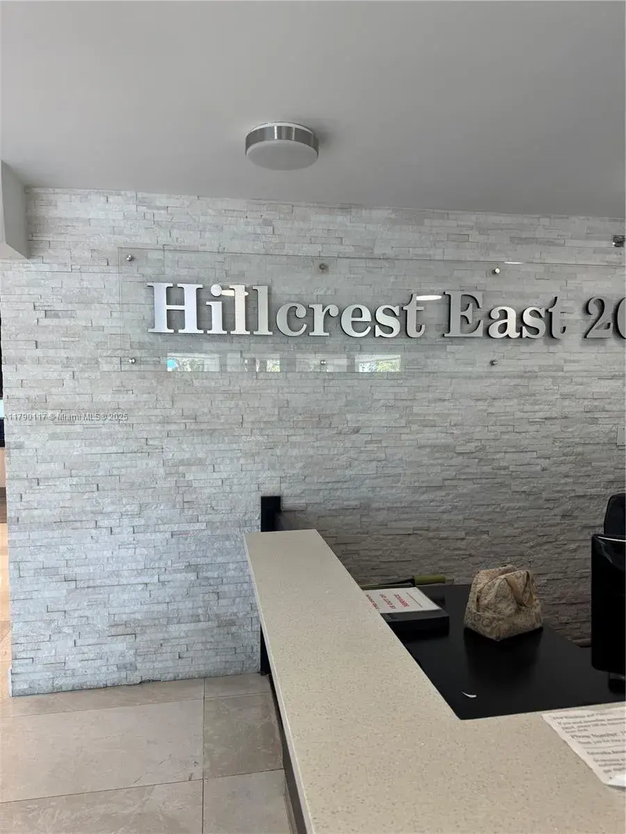 2 bedroom 2 bath Residential for sale at 919 Hillcrest Dr # 504, Hollywood FL 33021