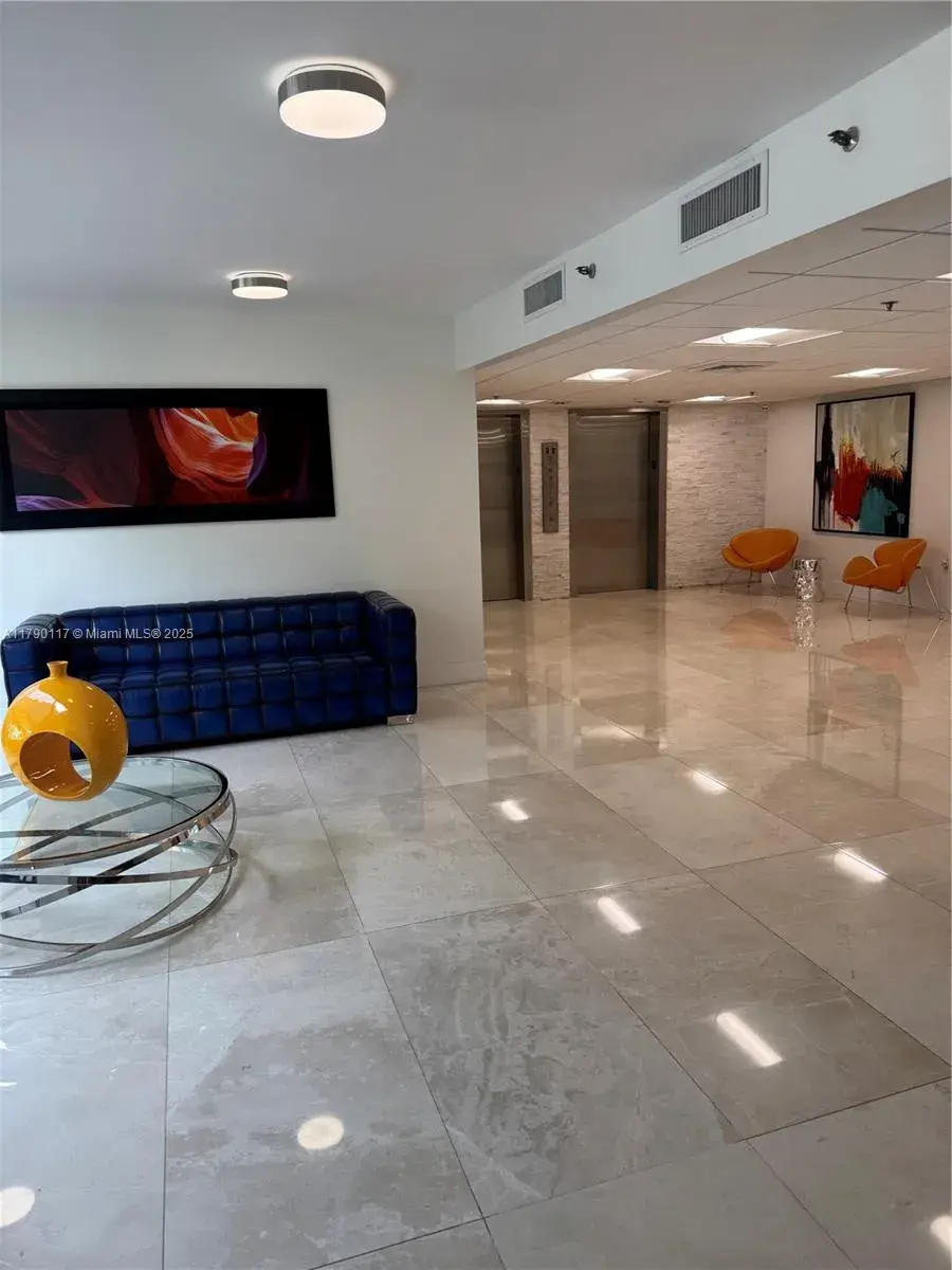 919 Hillcrest Dr # 504, Hollywood FL 33021