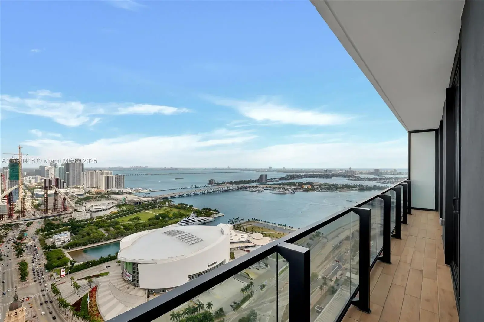 3 bedroom 3 bath Residential Lease for rent at 398 NE 5th St # 3901, Miami FL 33132
