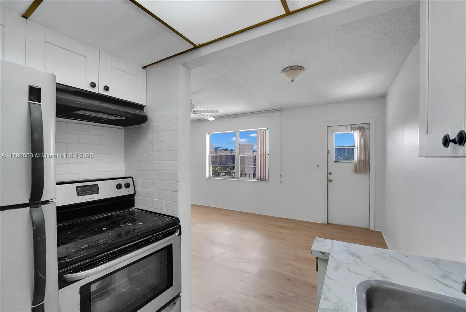 2145 Pierce St # 418, Hollywood FL 33020