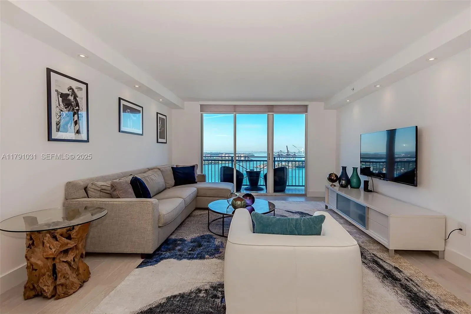 2 bedroom 2 bath for rent at 90 Alton Rd # 2410, Miami Beach FL 33139