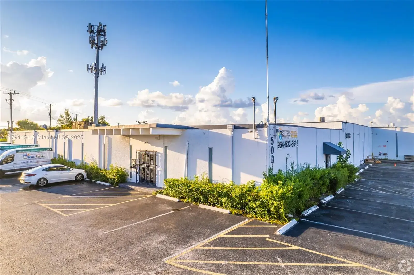 Commercial Sale for sale at 500 NE 190th St, Miami FL 33179