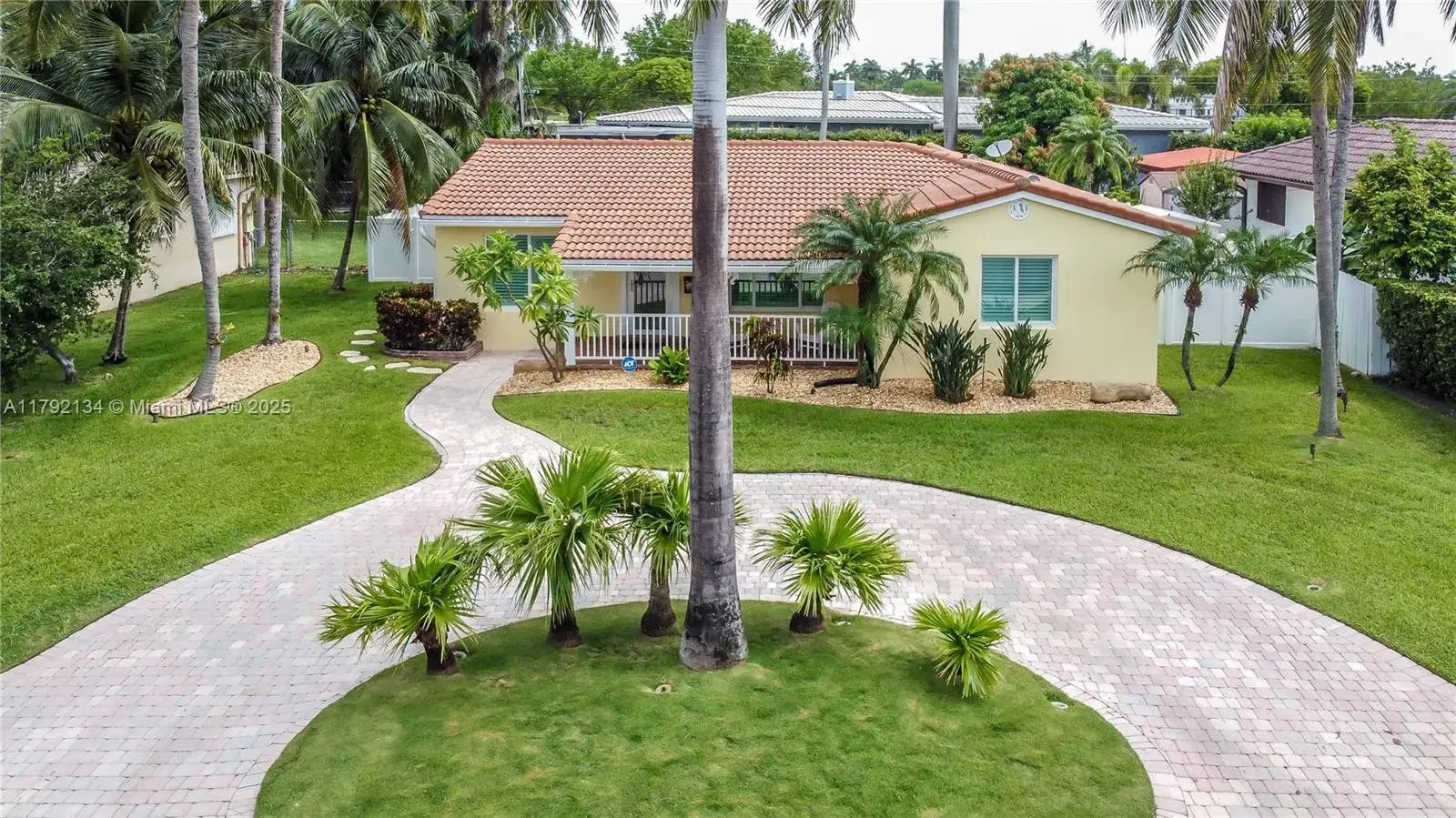 1215 Jefferson St, Hollywood FL 33019