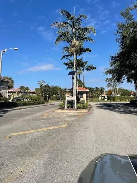 2 bedroom 2 bath Residential Lease for rent at 10068 Twin Lakes Dr # F, Coral Springs FL 33071