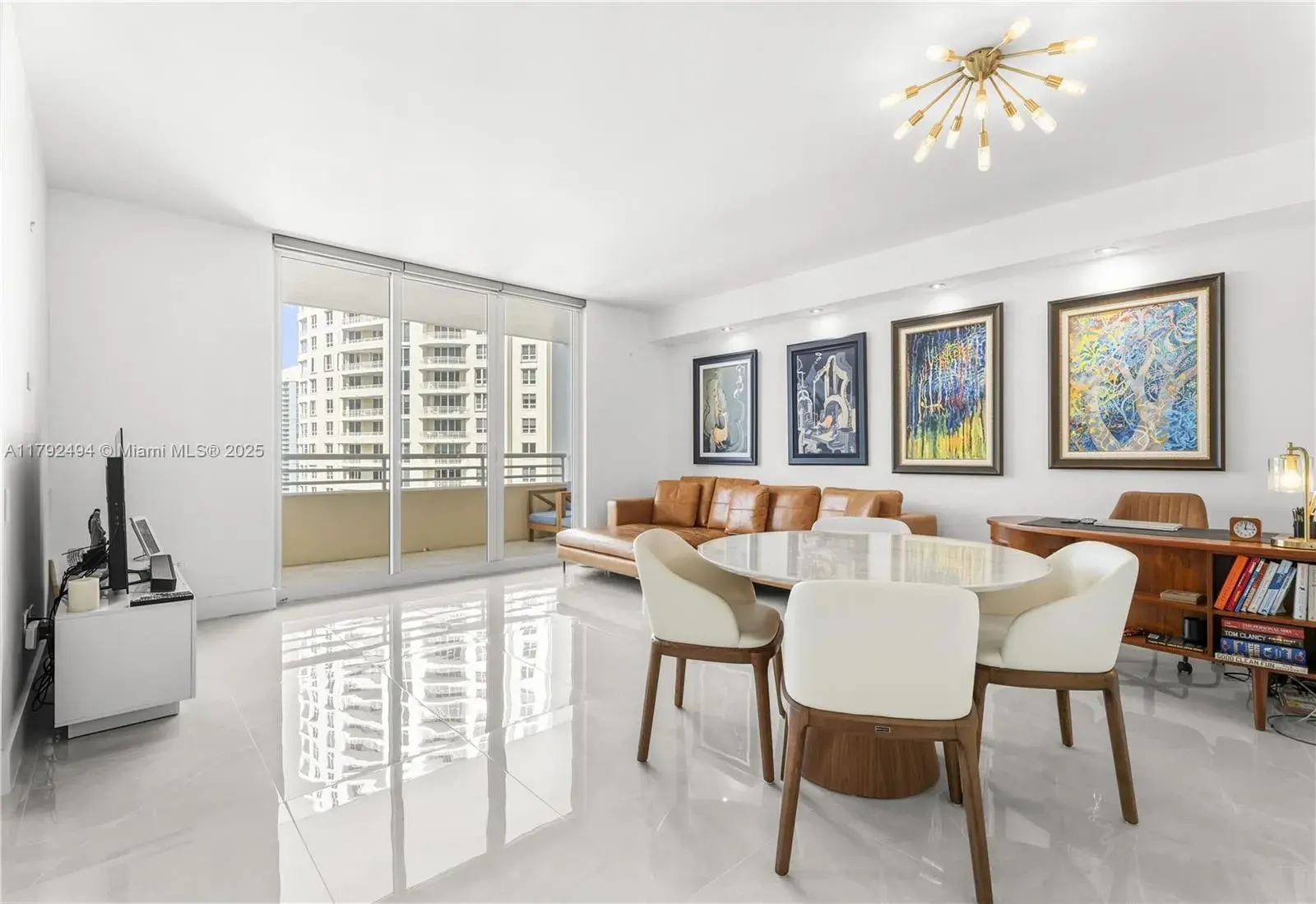 1 bedroom 1 bath Residential for sale at 808 Brickell Key Dr # 3007, Miami FL 33131