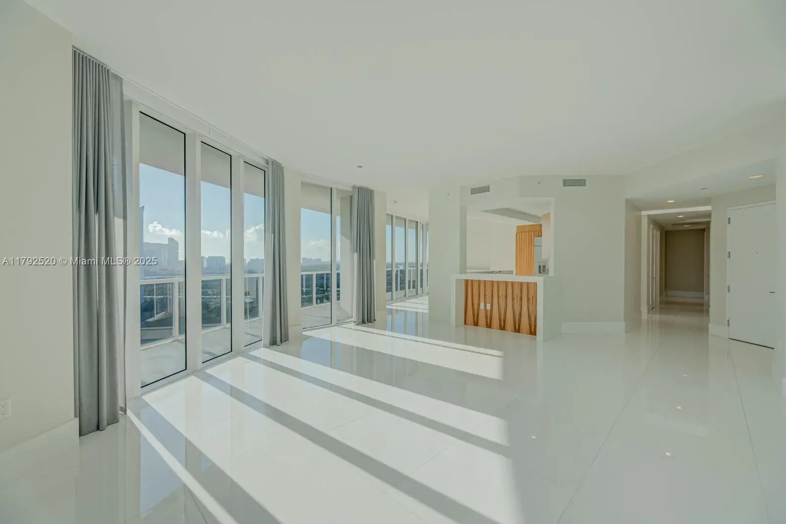3 bedroom 3 bath Residential for sale at 4100 Island Blvd # 1402, Aventura FL 33160