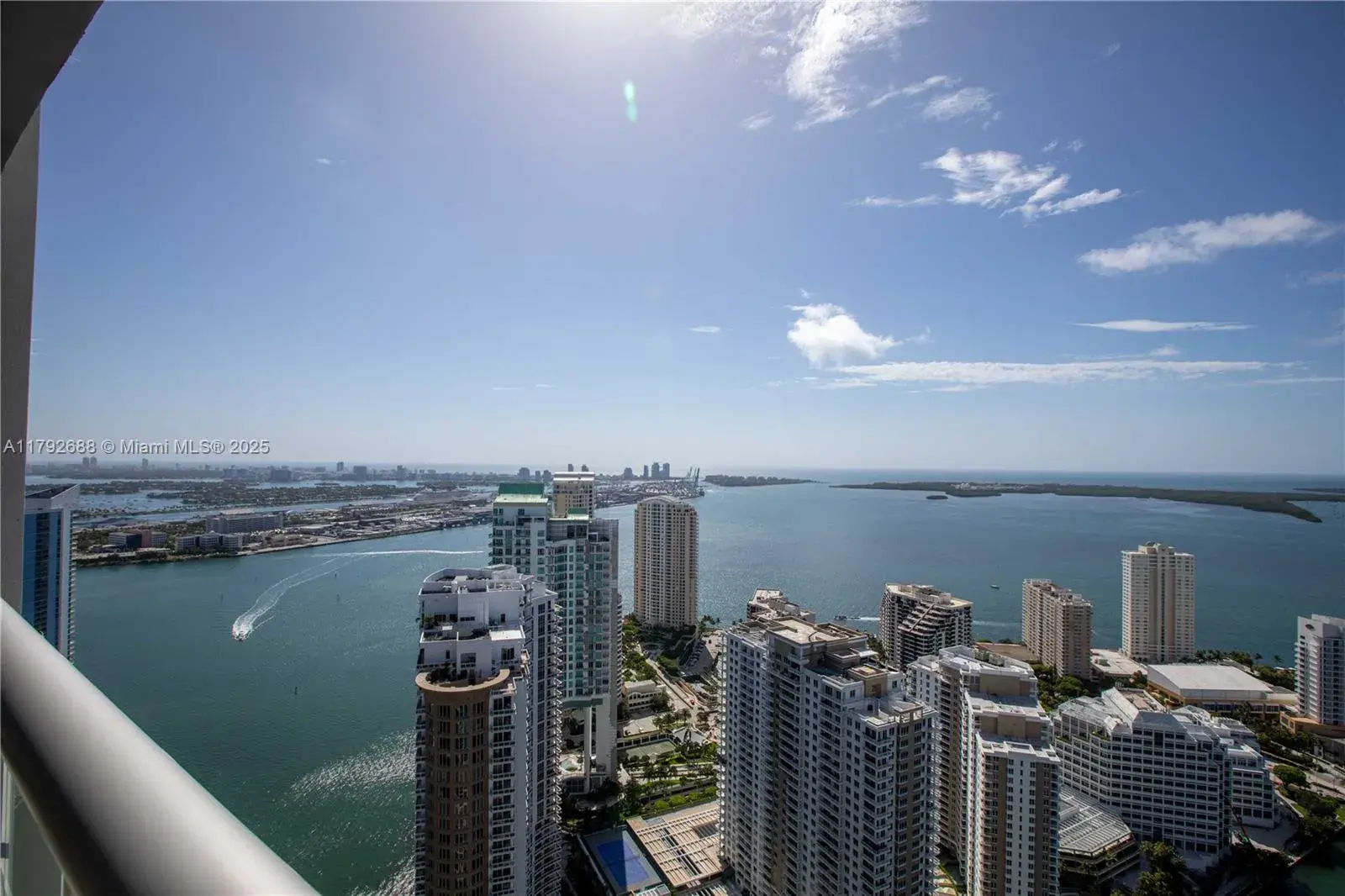 2 bedroom 2 bath Residential for sale at 475 Brickell Ave # 5007, Miami FL 33131