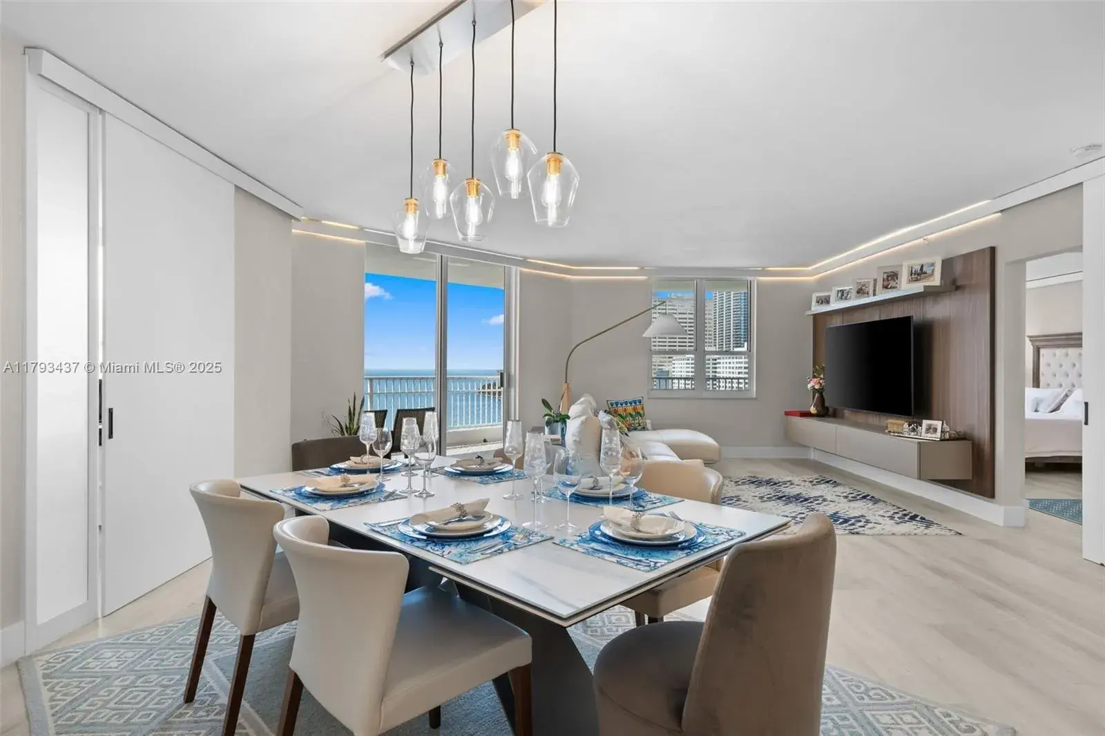 3 bedroom 2 bath Residential for sale at 701 Brickell Key Blvd # 1812, Miami FL 33131