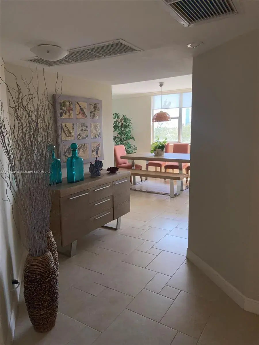 3180 S Ocean Dr # 716, Hallandale Beach FL 33009