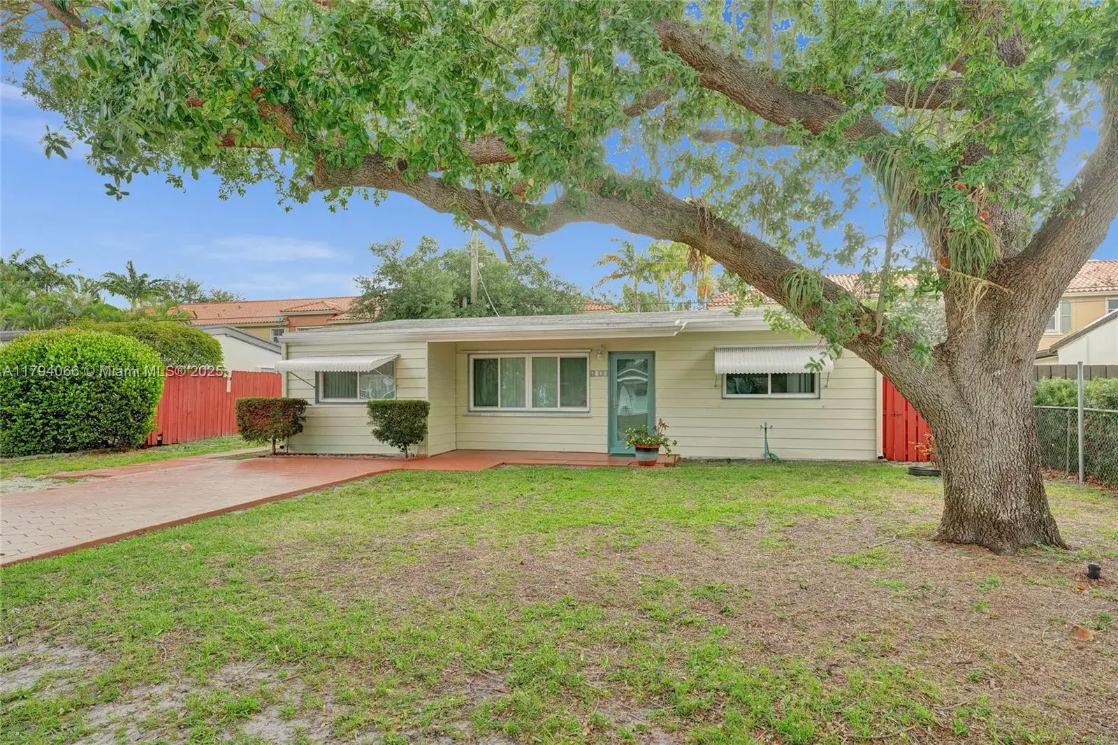 4928 SW 24th Ave, Dania Beach FL 33312