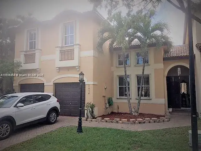3 bedroom 2 bath Residential for sale at 4854 NW 110th Pl, Doral FL 33178
