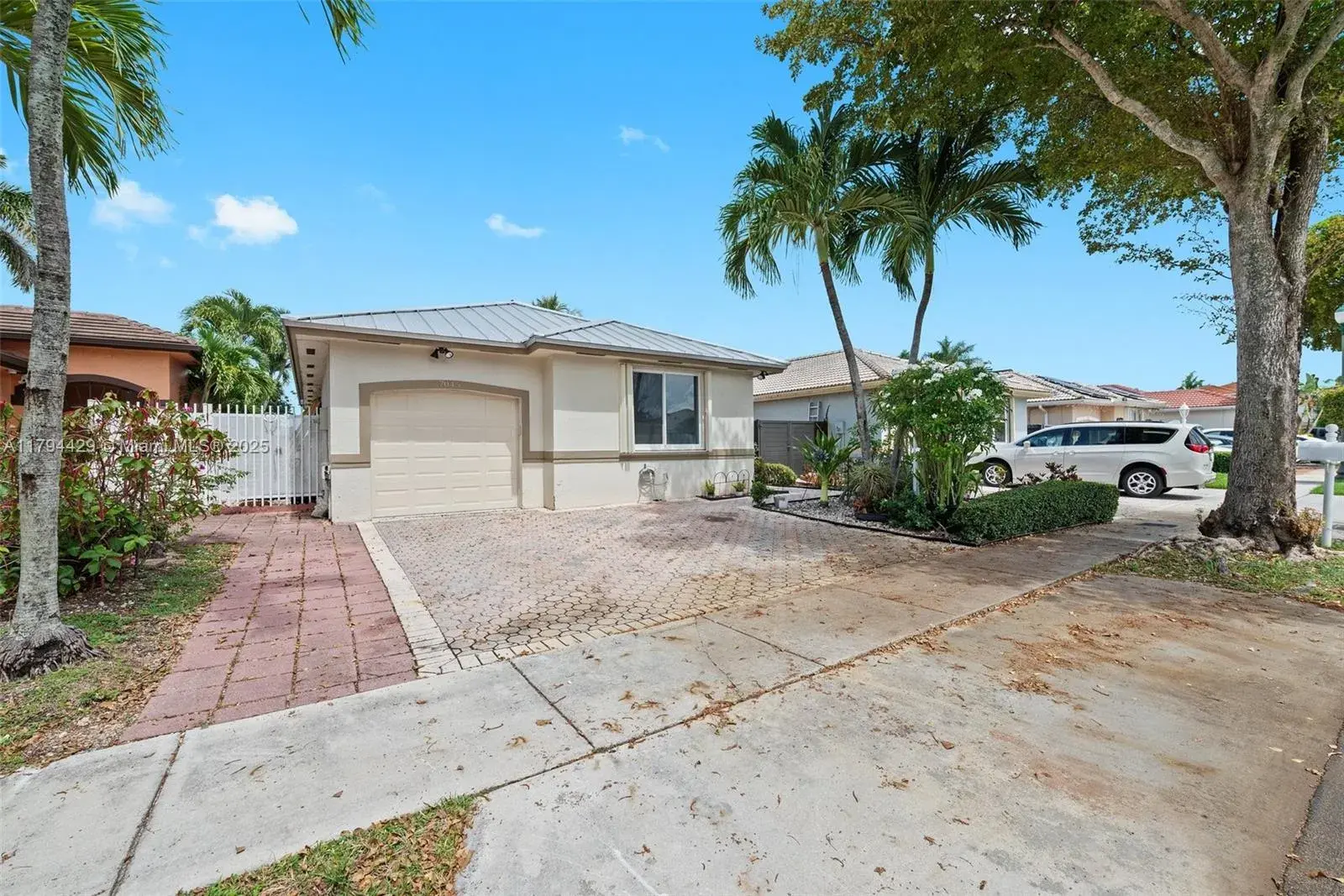3 bedroom 2 bath Residential for sale at 7045 SW 161 PL, Miami FL 33193