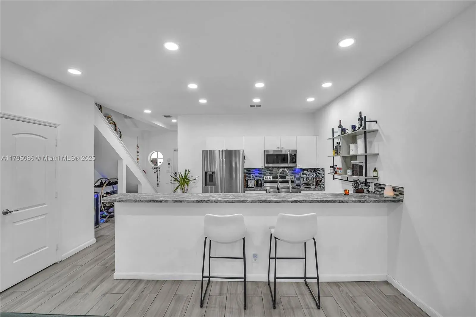 3 bedroom 2 bath Residential for sale at 2307 Washington St # 5, Hollywood FL 33020