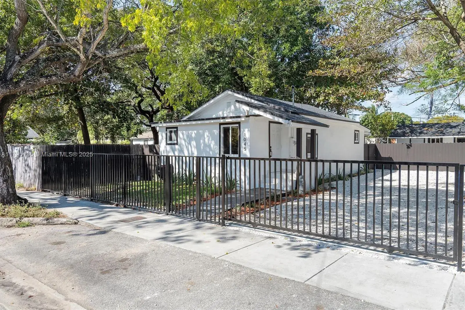 1 bedroom 1 bath Residential Lease for rent at 1045 NW 55th Ter, Miami FL 33127