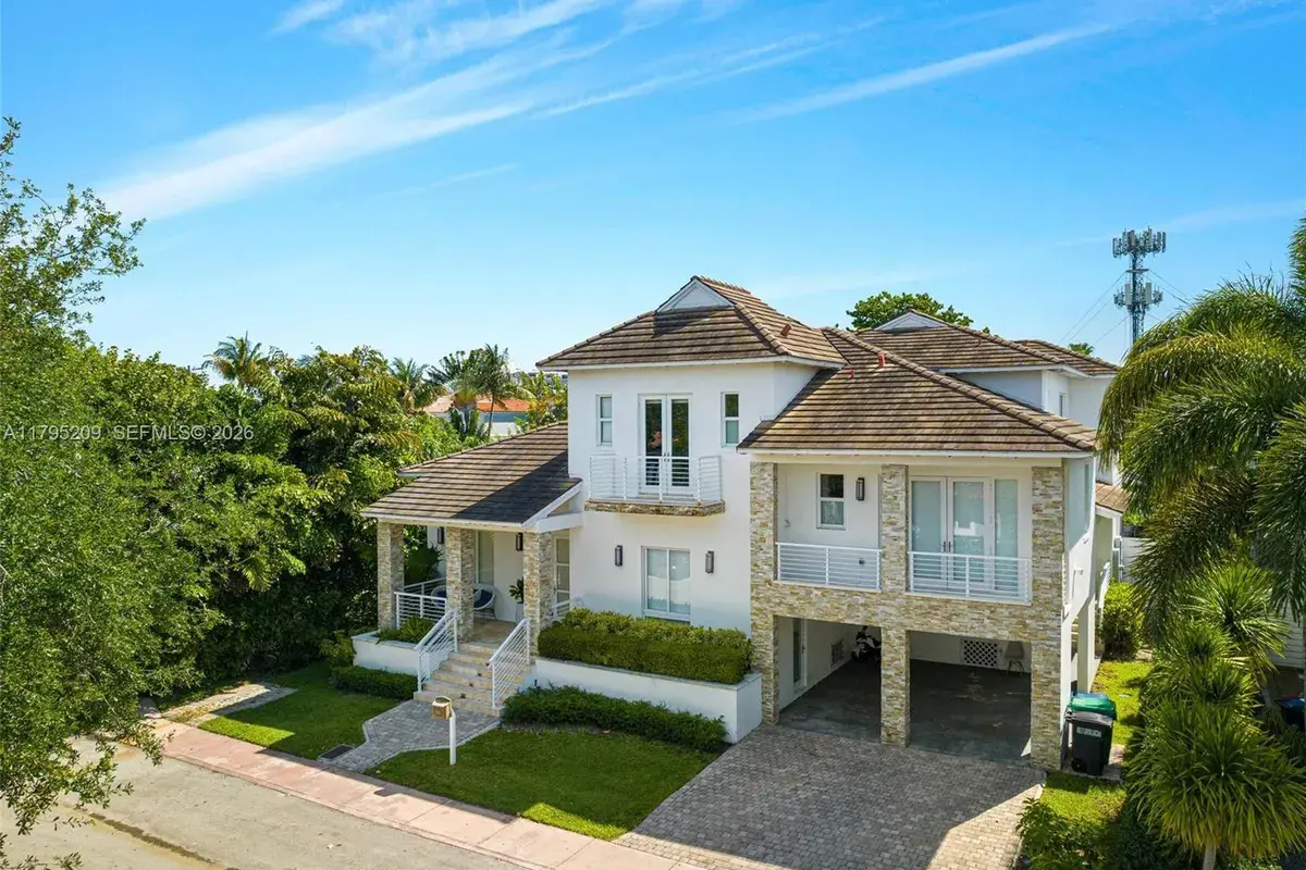 689 Glenridge Rd, Key Biscayne FL 33149